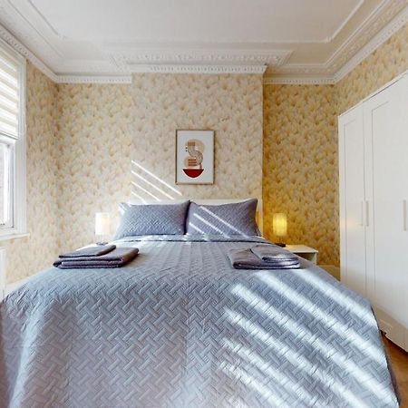Cheerful 4 Bedroom Victorian House With Back Courtyard 伦敦 外观 照片
