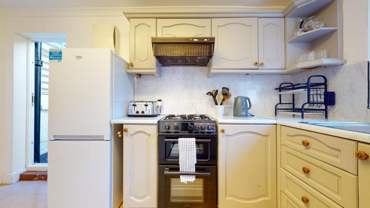 Cheerful 4 Bedroom Victorian House With Back Courtyard 伦敦 外观 照片